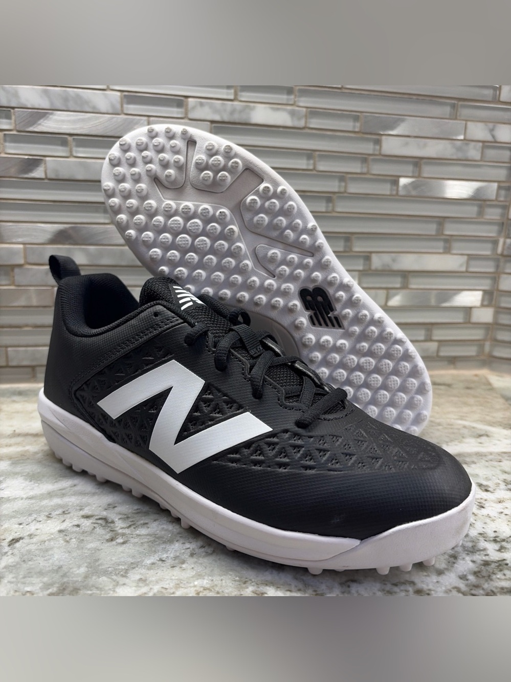 New Balance Turf Trainer FuelCell 4040v8 Size Mens 6 Women 8 New Shoes.